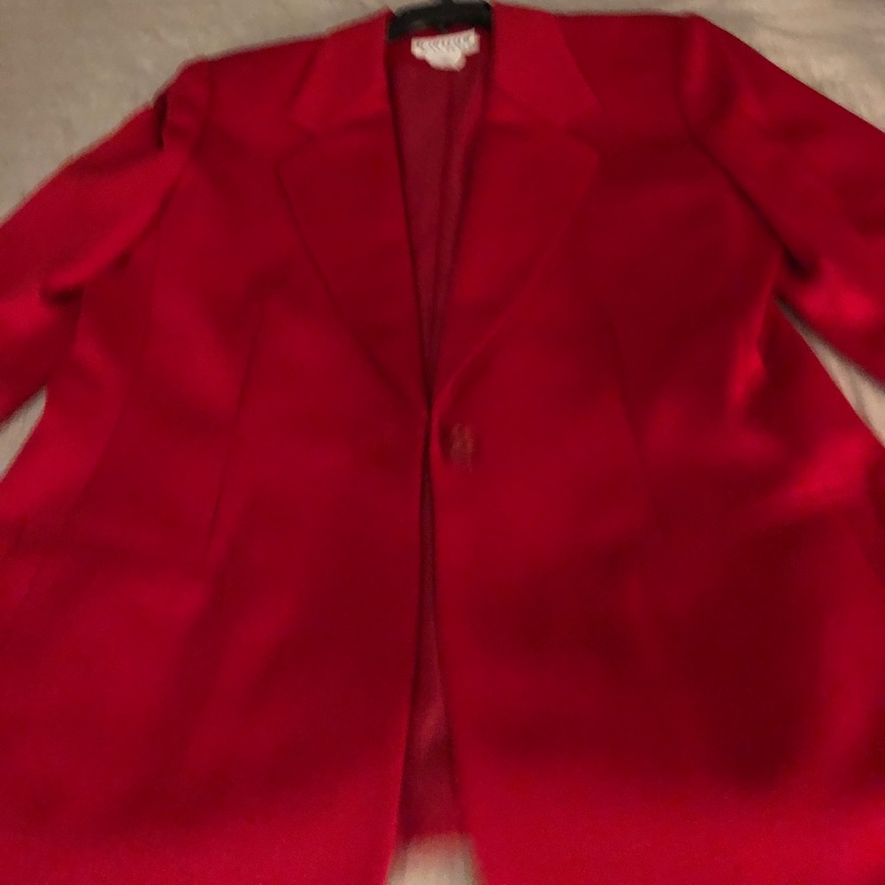 Joan Leslie red suit jacket size 12P. Worn very few times for job interviews EUC